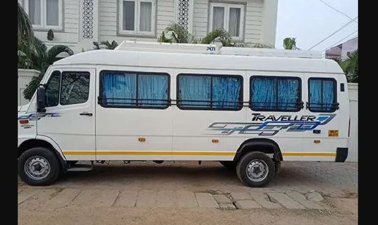 18 Seater Tempo Traveller