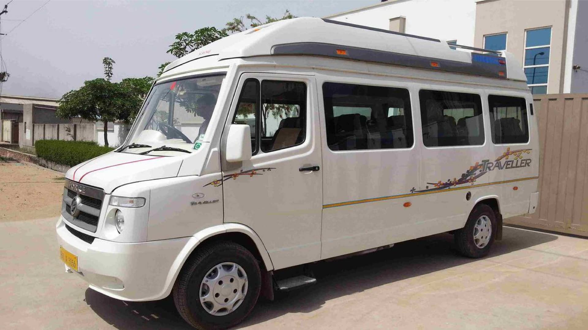 15 Seater Tempo Traveller